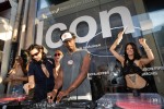 Icon_tendays_ThomasLeeSmith_5265