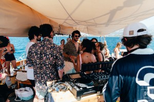 CalviOnTheRocks_Day1_Corona_AlekKatar_TenDaysInParis-89