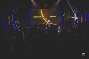 SAFE ROUND SOUND generated by MOUTY0102